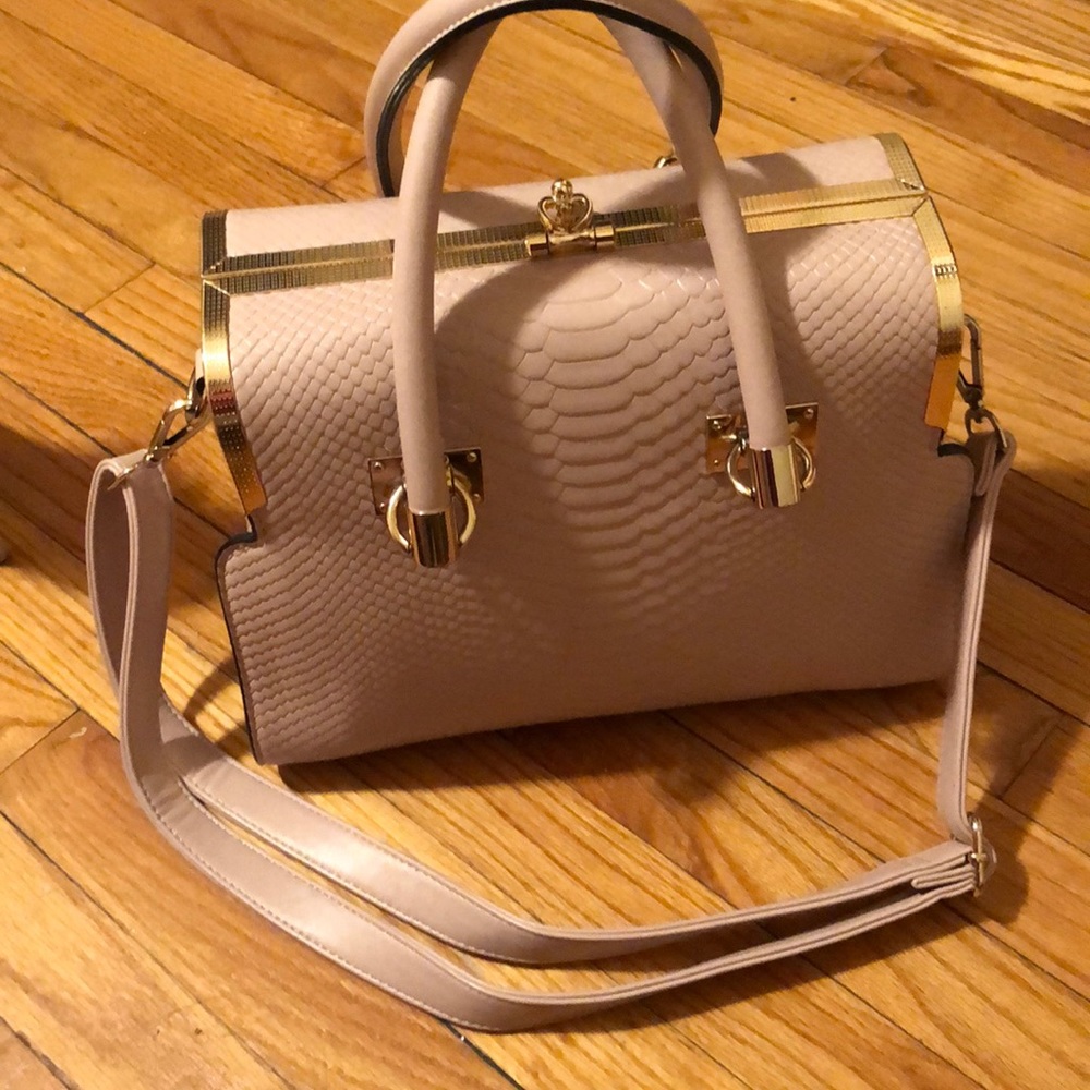 Beautiful Purse 👜 - Picture 3 of 15